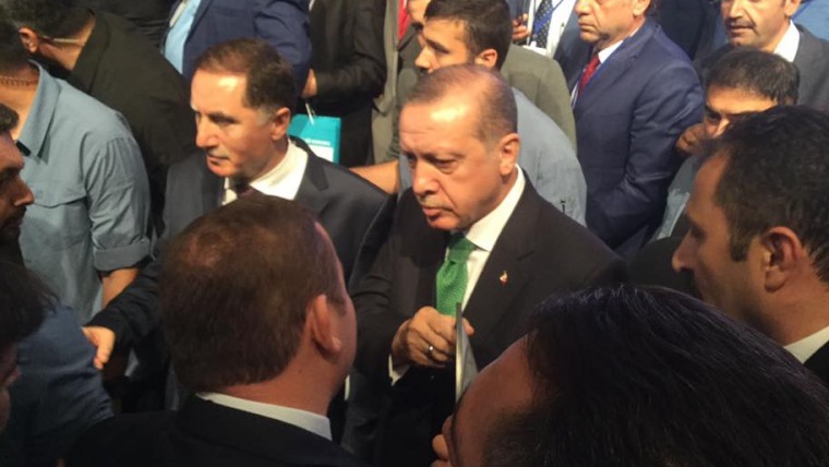 Cumhurbaşkanımiz Recep Tayyip Erdoğan'a Başkan AYKUT Dosya verdi.